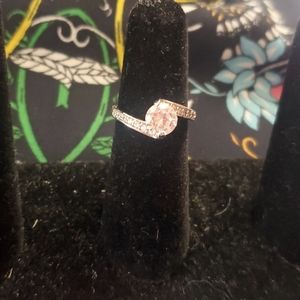 Gorgeous Women's Size 6 CZ throughout  ring 💍 Sterling